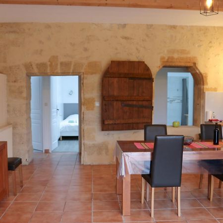 La Vigneraie de Laura: Gîte Entre Vignes et Chênes Sainte-Colombe (Gironde) Exterior foto